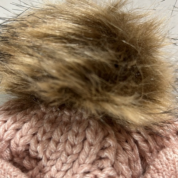 Beanie mitten set. - Picture 3 of 6